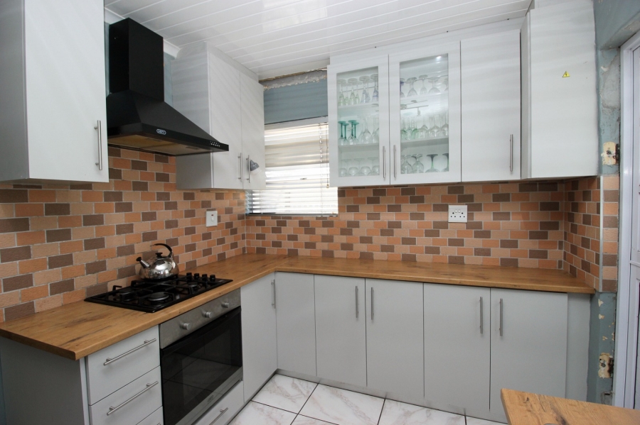 3 Bedroom Property for Sale in Elsies River Western Cape